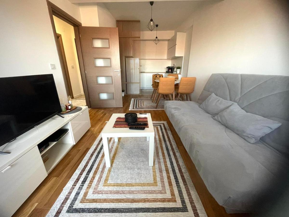 Apartman Nikol Kumanovo Buitenkant foto